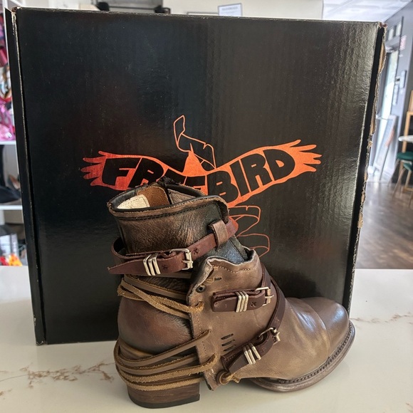 Freebird Crue booties size 7 NWT - Picture 1 of 4